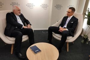 Zarif continues to hold talks with world leaders in Davos 2025

