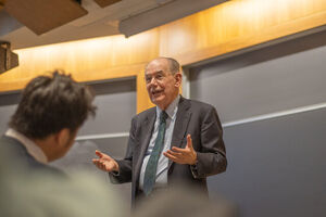 Mearsheimer: Trump is "Boxed In" / War with Iran Has No "Happy Ending" for the U.S.
