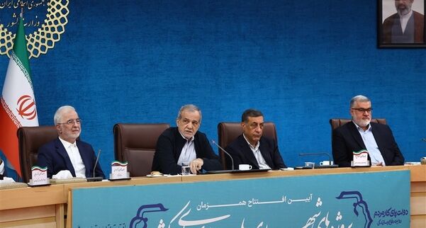 President: Iran Won’t Bow to Threats
