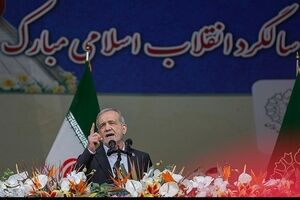 Iranian President Vows to Pursue Resolution of Problems despite Obstacles
