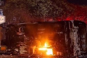 Iran seizes 60,000 weapons bound for Tehran
